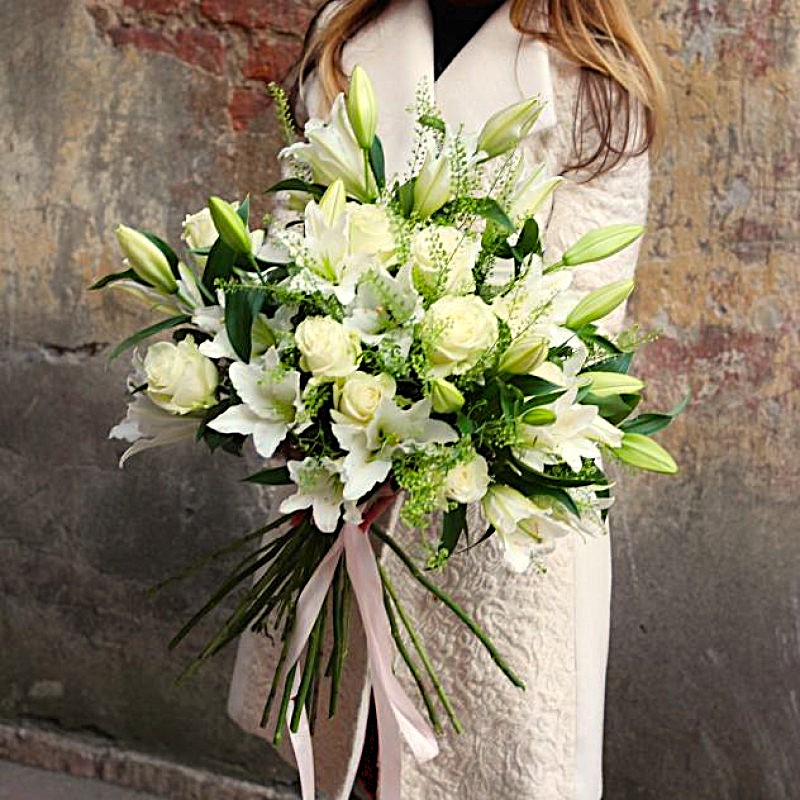 Лилии и альстромерии