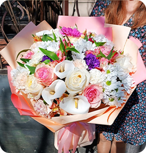 Букеты из свежих цветов
