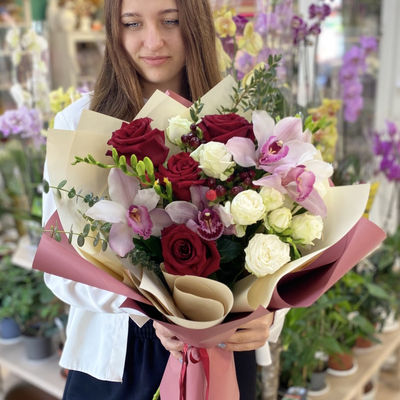 В-53в букет: "Скромная красотка"