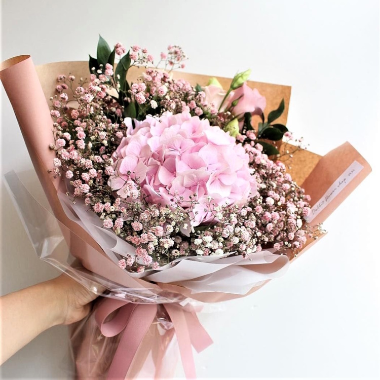 Г-40 Букет из гипсофилы с гортензией