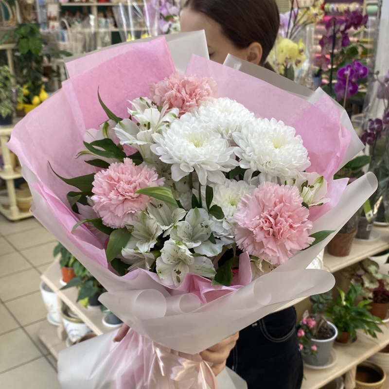 Д-18 Букет из хризантем и диантусов