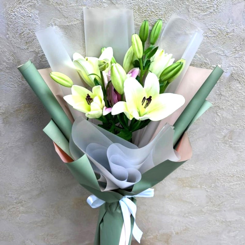 Л-25а Букет из 3 белых лилий