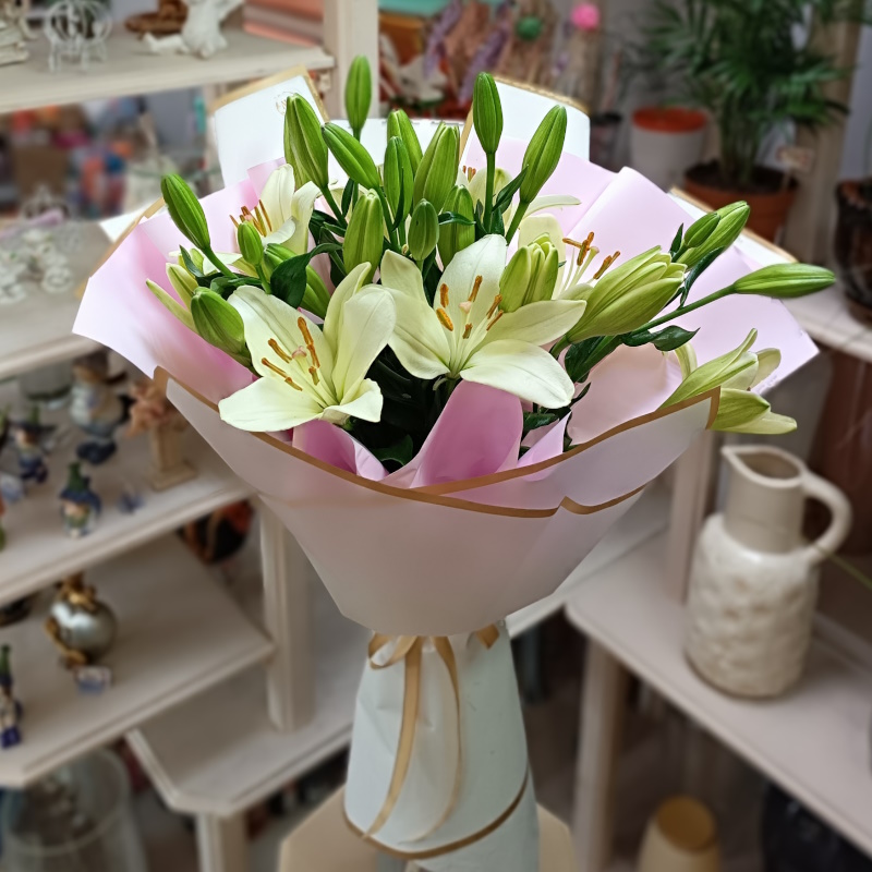 Л-38 Букет из 5 белых лилий