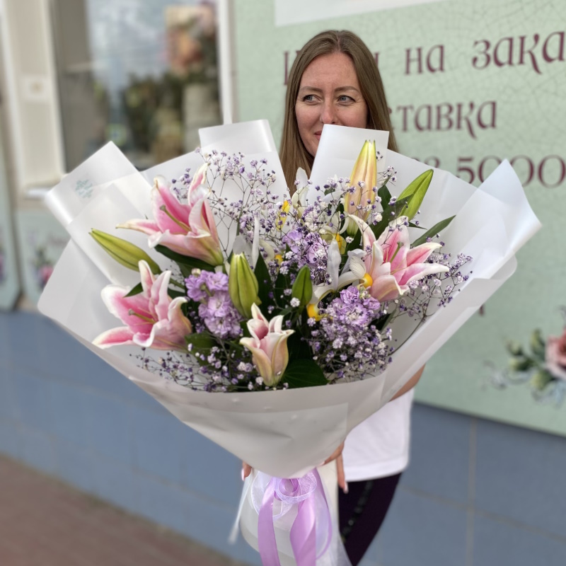 Л-57 Букет из 3 лилий и цветов