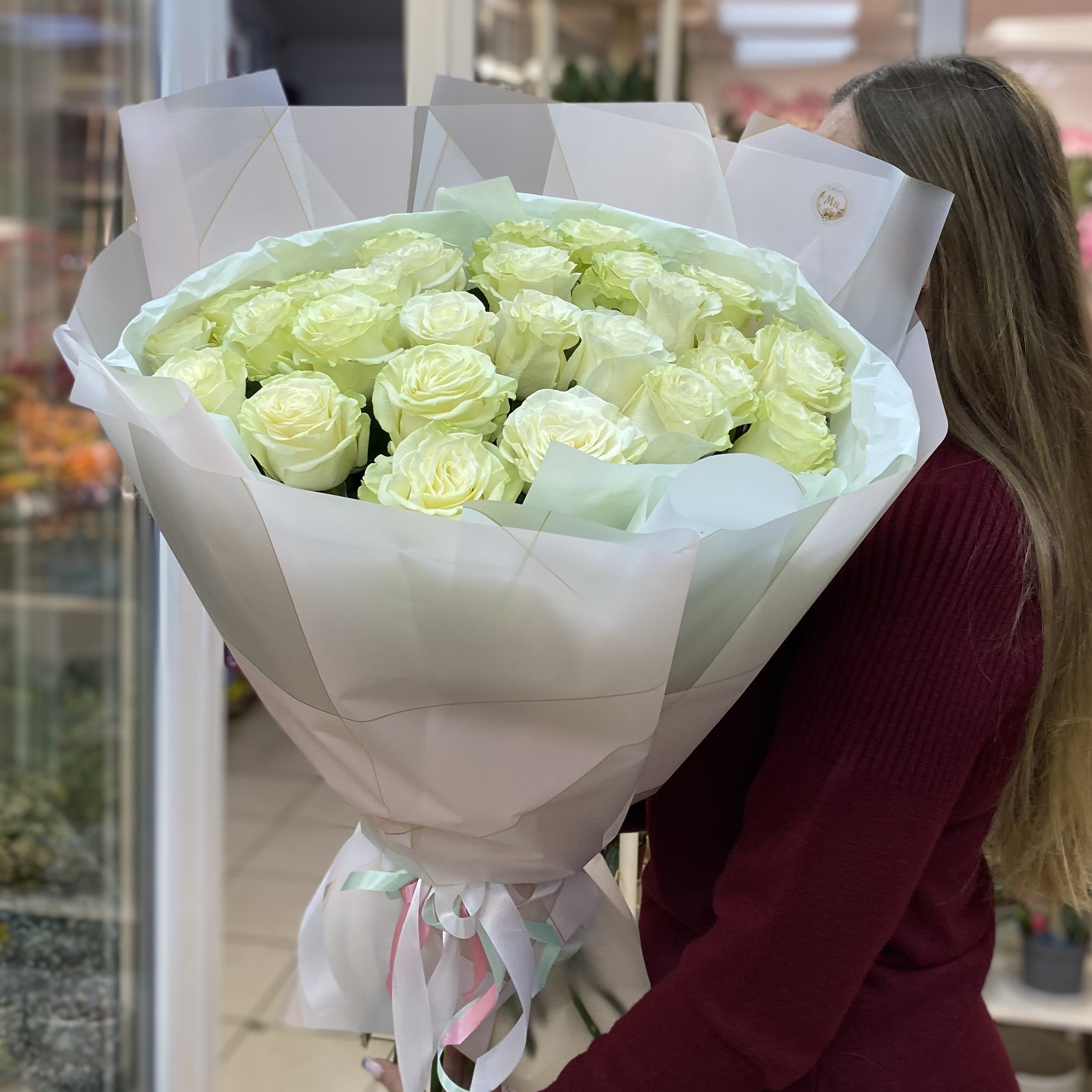 Р-104  Букет из 29 роз Мондиаль 70см.