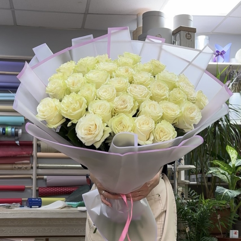 Р-106 Букет из 35 роз 60см