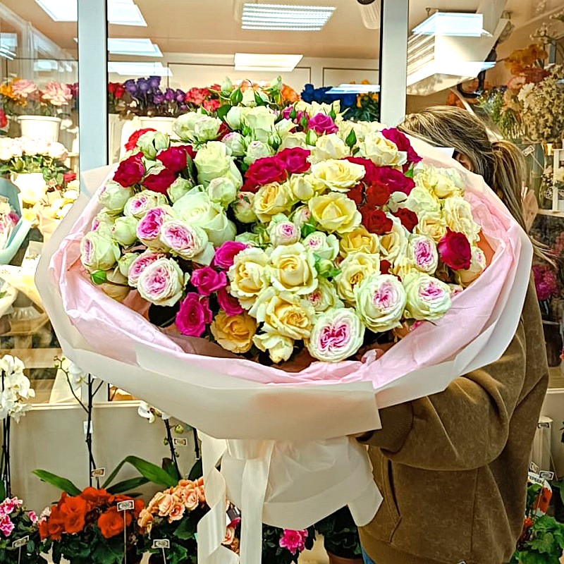 Р-160 Букет из 31 кустовой розы Микс 50см.