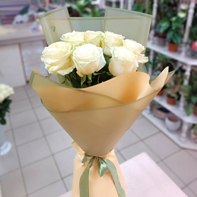 Р-26в  Букет из 7 роз 60см.