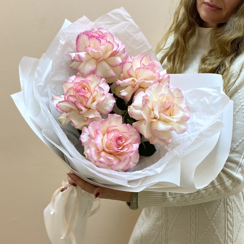 Р-27 Букет из 5 французких роз