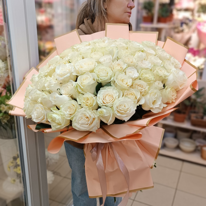 Р-320  Букет из 101 розы Мондиаль 60см.