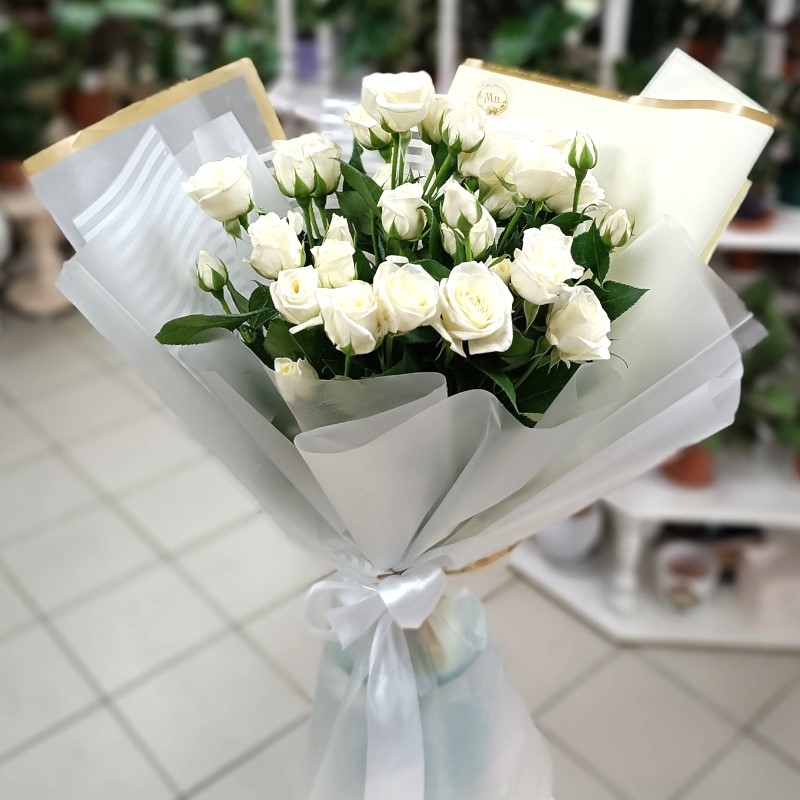 Р-37в Букет из 7 кустовых роз