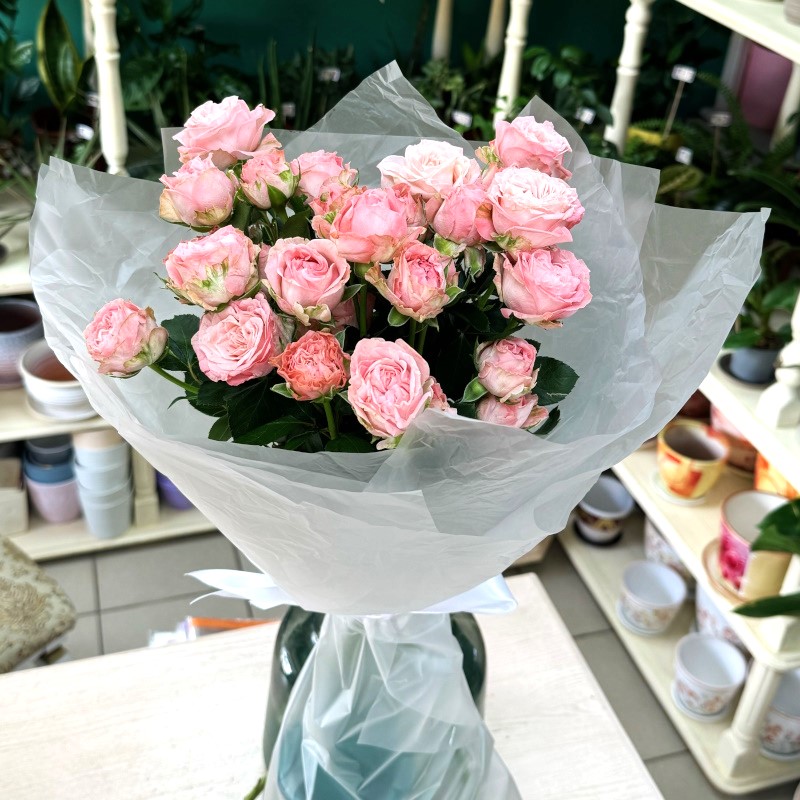 Р-37д Букет из 7 кустовых роз