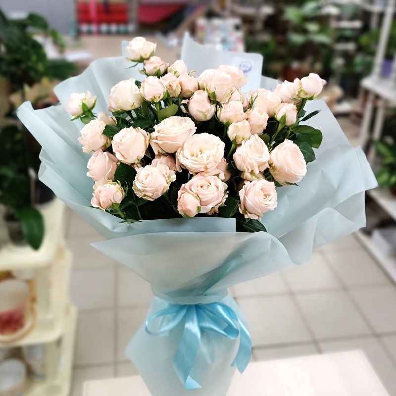 Р-37е Букет из 7 кустовых роз