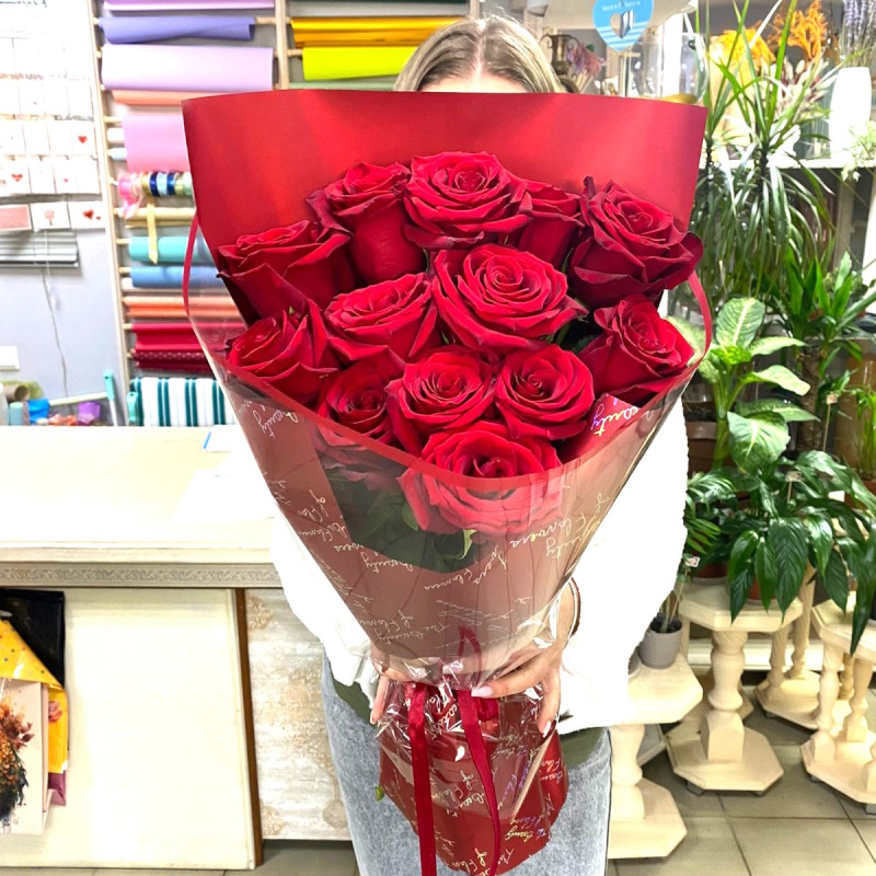 Р-52в Букет из 13 роз 70см.