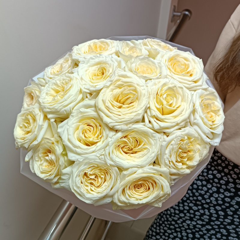 Р-87 Букет из 23 роз 70см.