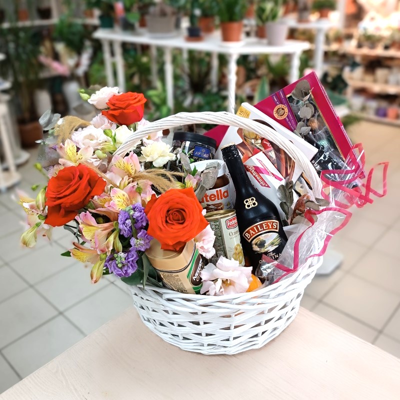 Сл-170 Корзина с цветами и продуктами