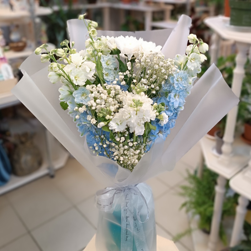 Э-37 Букет из дельфиниума и цветов