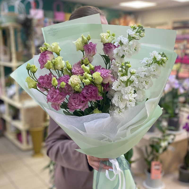 Э-40 Букет из эустомы и матиоллы